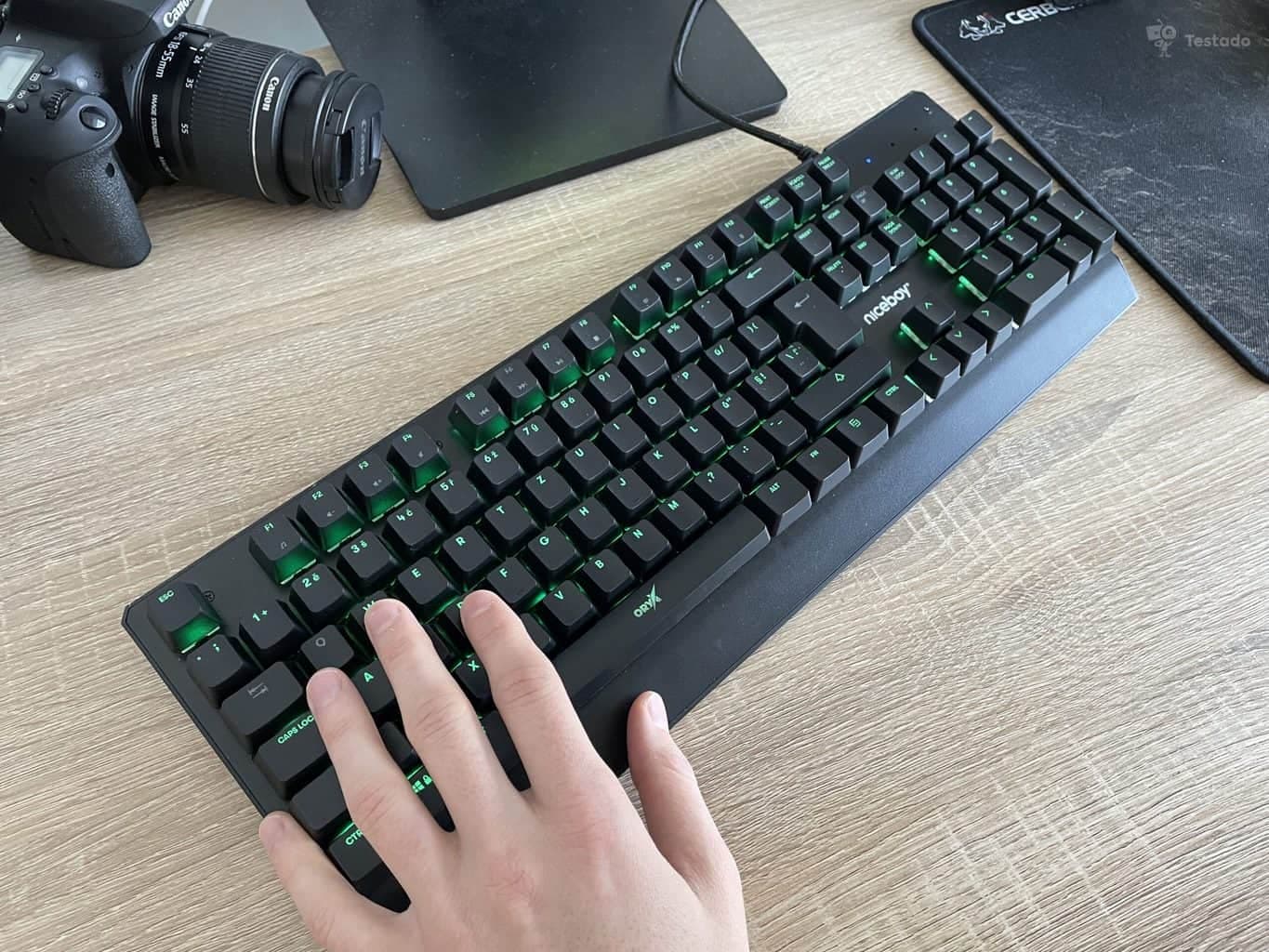 recenze Niceboy ORYX K610 Chameleon